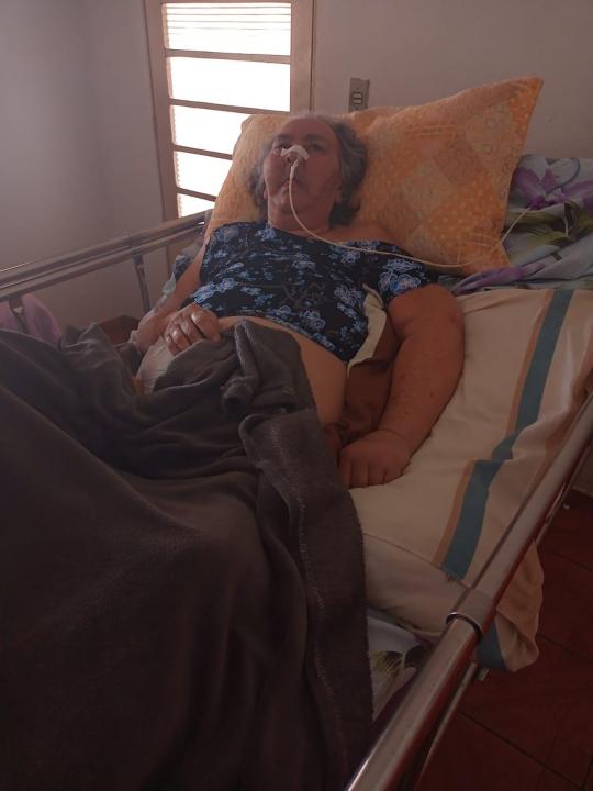 Foto 7 de 8 — Filha pede ajuda após mãe sofrer quatro AVCs e ficar acamada